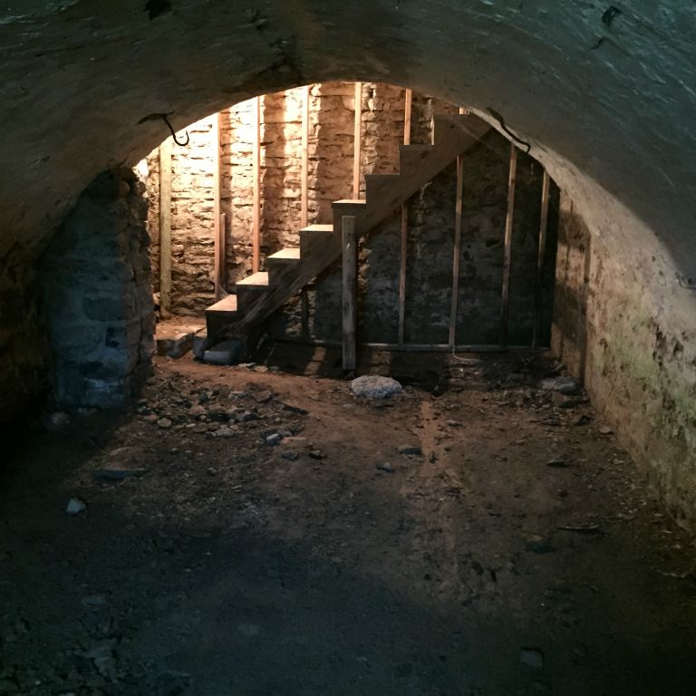 Fort cellar